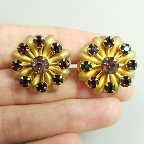 Vintage Dark Purple Rhinestone Flower Clip On Earrings, Gold Tone Screw Backs - Picture 1 of 6